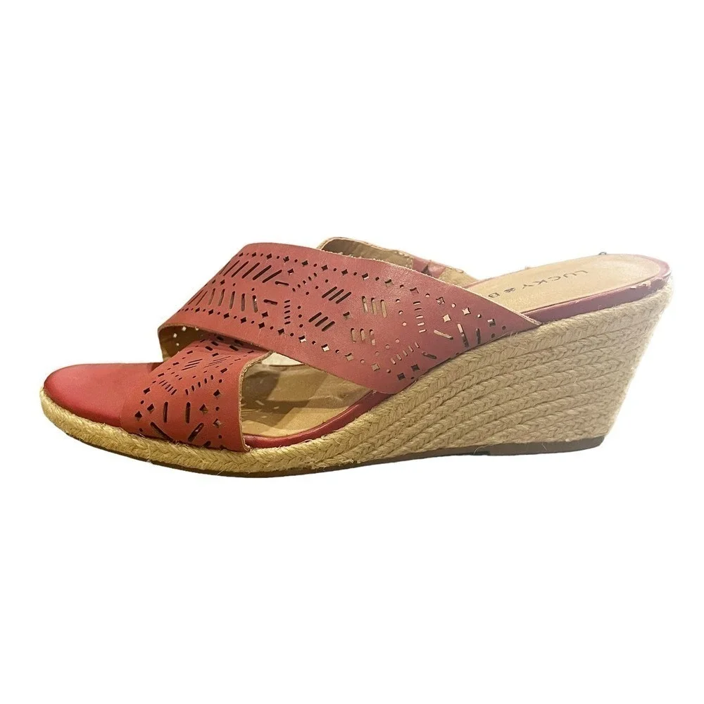 Lucky Brand NWOB Keela Rosewood Open Toe Leather Slip On Wedge Sandals Size 9.5